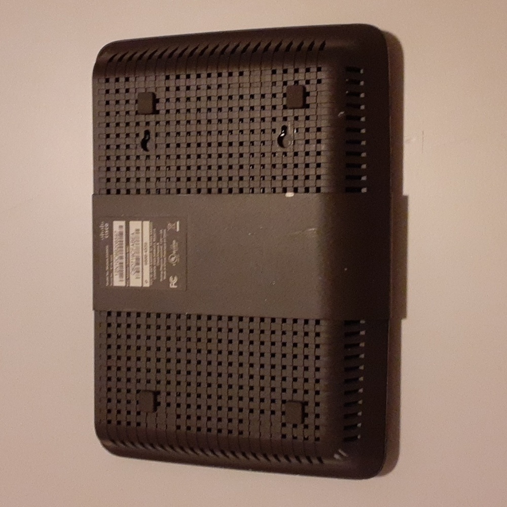 Cisco EA6500 Router - Picture 3 of 4